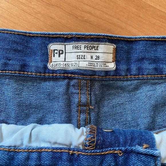 Free People Jillian Button Fly Denim Cutoff Shorts (Size 28) - Picture 5 of 5